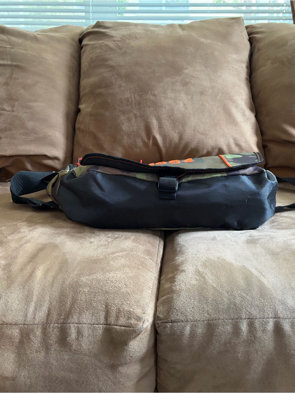Old Navy Messenger Bag - Picture 6 of 13
